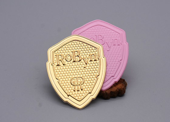 의류를 위한 맞춘 데그라드러블 열 가소성 폴리우레탄 수지 배지 주조 열기 엠보싱된 로고