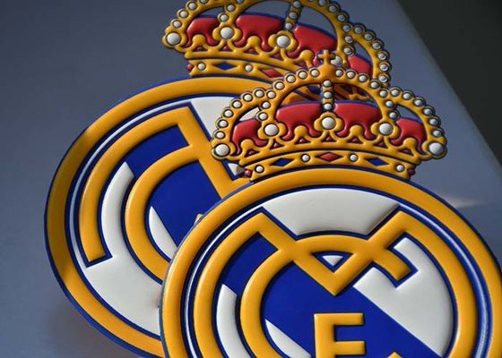 맞춘 데그라드러블 열 가소성 폴리우레탄 수지는 의복을 위한 로고 열 전도 브랜드를 엠보싱 처리했습니다