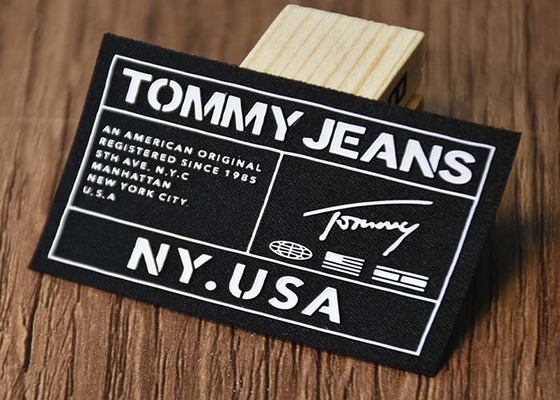 의복을 위한 맞춘 실리콘 로고들 제직한 직물 브랜드를 프린팅하기