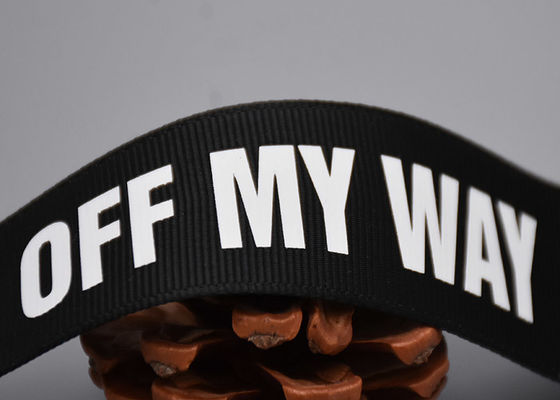 옷 관습 20 밀리미터 검은 폴리에스테르 가죽 끈 하얀 로고 화면 인쇄된 라벨