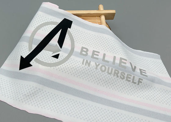 의류를 위한 맞춘 사려깊은 은 로고 열 전도 브랜드