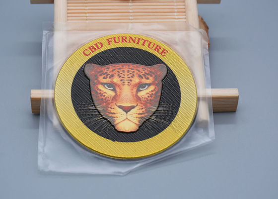 옷을 위한 열 가소성 폴리우레탄 수지 물질 엠보싱된 로고 열 전도 브랜드